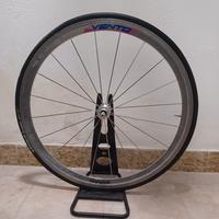 RUOTA ANTERIORE CAMPAGNOLO VENTO