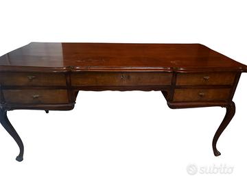 Scrivania antica
