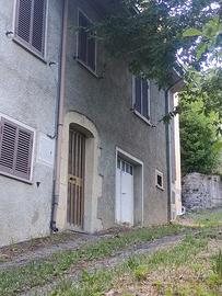 Casa indipendente immersa nella natura