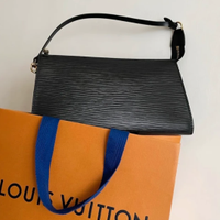 Louis Vuitton Epi Leather Black Pochette Shoulder