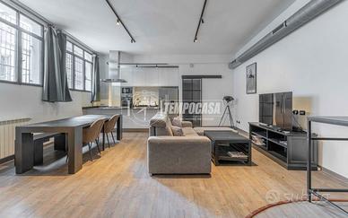 SOLUZIONE UNICA CON INGRESSO INDIPENDENTE COMPLETA