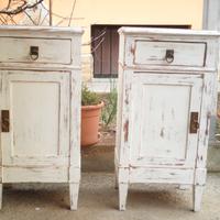 COMODINI IN LEGNO