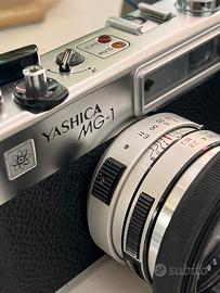 Yashica MG-1 analogica con tracolla e custodia