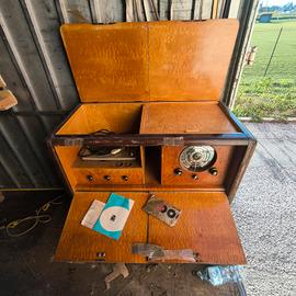 Mobile radio-giradischi Philips vintage in legno
