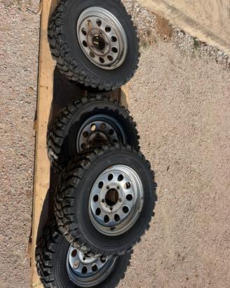 Cerchi e Gomme chiodate/tassellate suzuki