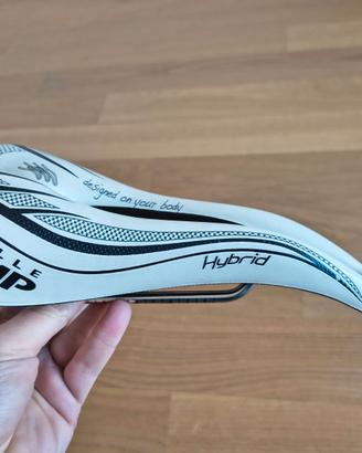 Sella anatomica SMP Hybrid e selle in carbonio