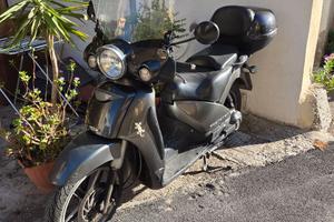 Scooter Aprilia Scarabeo 250