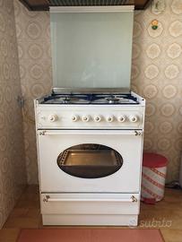 Cucina a Gas 4 fuochi con forno SMEG Mimosa