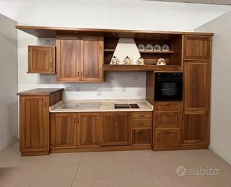 Cucina in noce nazionale