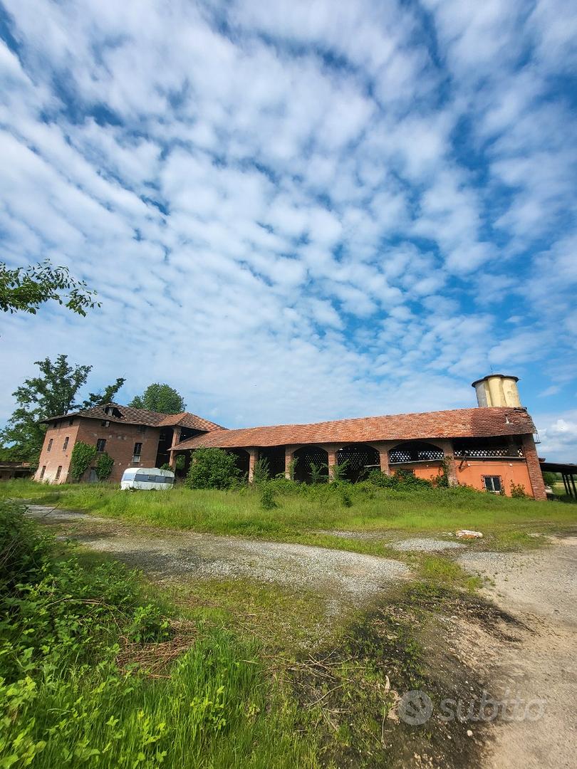 Santhià vc cascinale con terreno per agriturismo - Vista 3