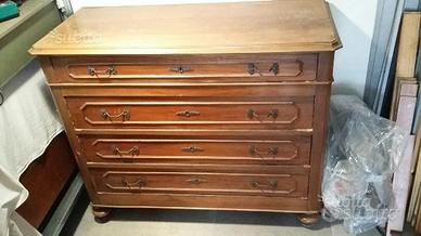 Comò da restaurare in noce