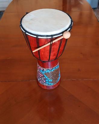 Djembe in legno decorato