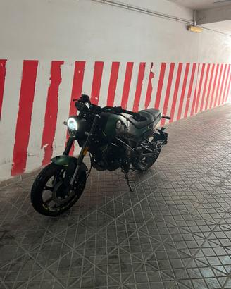 Benelli Leoncino 125