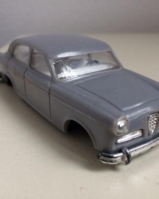 Politoys N° 32 Alfa Romeo Giulietta T.I.