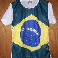 Maglietta con bandiera del Brasile