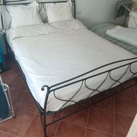 letto matrimoniale in ferro battuto