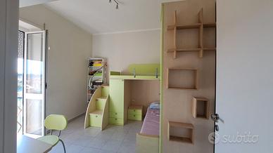 Cameretta letto a soppalco come nuova