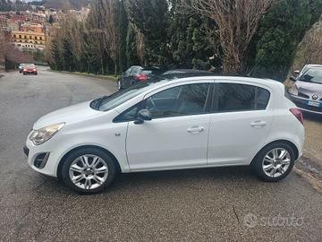 Opel Corsa 1.2 5 porte B-color 2012