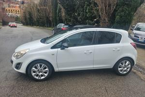 Opel Corsa 1.2 5 porte B-color 2012
