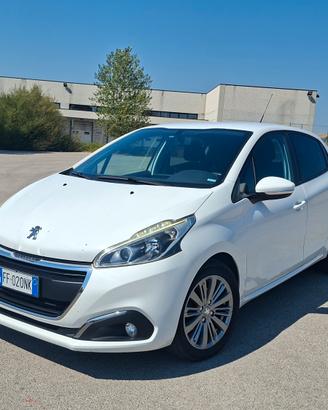 Peugeot 208 BlueHDi 75 5 porte Allure