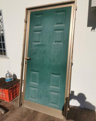 Portone in alluminio da esterno 