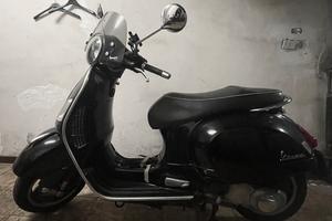 Piaggio Vespa 300 GTS Super