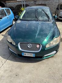 Jaguar XF 2.7D V6 Luxury motore rotto per pezzi ri