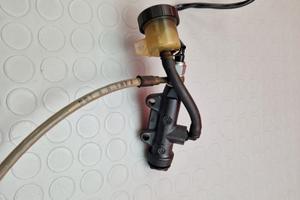 POMPA POSTERIORE KTM SMC 660 2003 2004