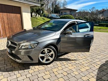 MERCEDES BENZ - CLASSE A 180 sport