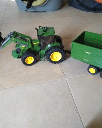 Trattore giocatto Jon deere ( marca Bruder)