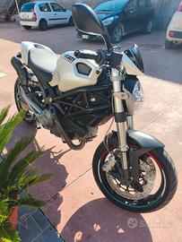 Ducati Monster 696 - 2009