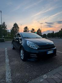 Kia Rio 1.1 disel RETROCAMERA IDEALE NEOPATENTATI