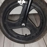 bicicletta n.10  tenuta bene età 4_5_6 anni 