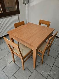 Tavolo Scavolini  1m×1m estendibile fino a 2m.