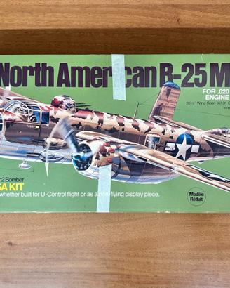 Modello in balsa Guillow’s 805 B-25 Mitchell