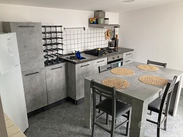 Appartamentino con grande terrazzo panoramico