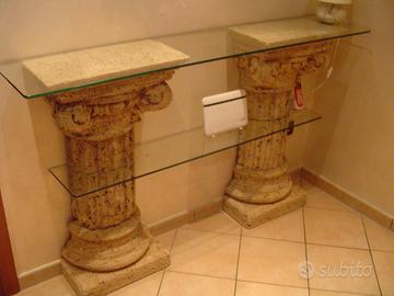 arredo ingresso - colonne in tufo.