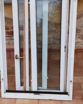 Finestre in legno con doppi vetri