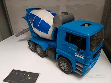 Camion Betoniera marca Bruder