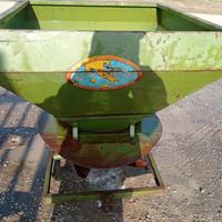 Trattore spandi concime 350 kili tre punti marca s