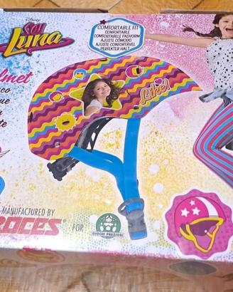pattini e casco di Soy Luna