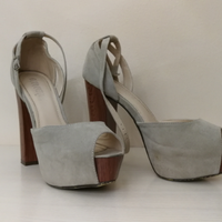 Sandali in suede