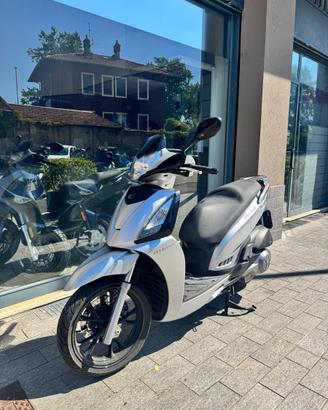 Scooter Kymco people 300