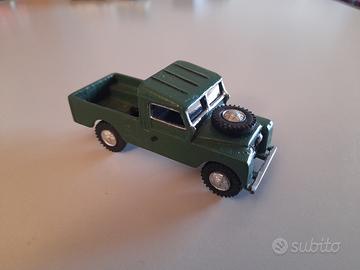 Land Rover Politoys modellino anni 60 rivrrniciato