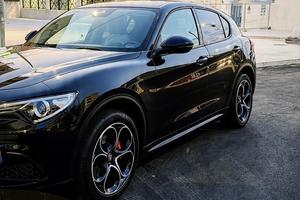 Stelvio sport b-tech pari al nuovo