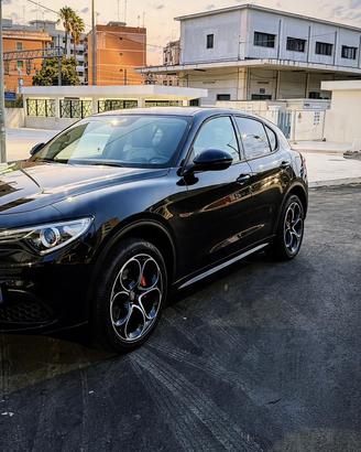 Stelvio sport b-tech pari al nuovo