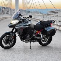 Ducati Multistrada v4 con radar