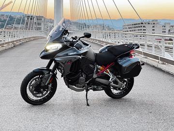 Ducati Multistrada v4 con radar