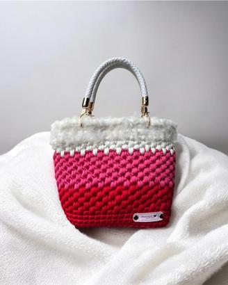 Borsa handmade sfumata con manici in ecopelle