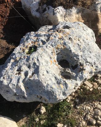 Megaliti e pietre rustiche in pietra leccese